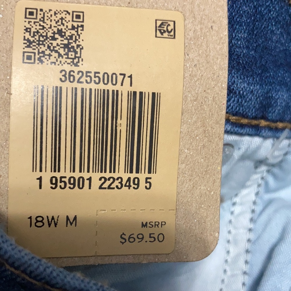 Levi’s 711 mid rise Skinny distressed jean hypersoft 16W - Picture 16 of 17